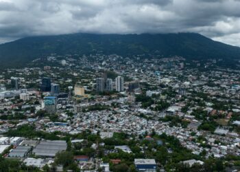El Salvador supera el promedio de lluvias, autoridades advierten sobre más lluvias