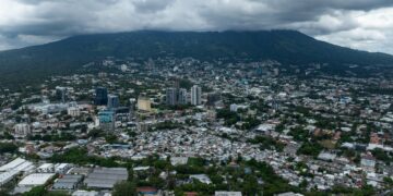 El Salvador supera el promedio de lluvias, autoridades advierten sobre más lluvias