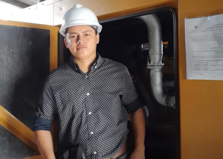 Identifican a joven ingeniero que se lanzó a las llantas de una rastra