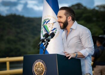 Presidente Bukele adelanta el pago de aguinaldos a empleados públicos