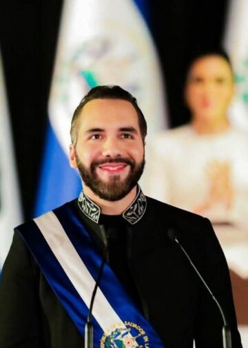 Pago anticipado de aguinaldos a pensionados beneficiará a 237,000 familias y dinamizará la economía