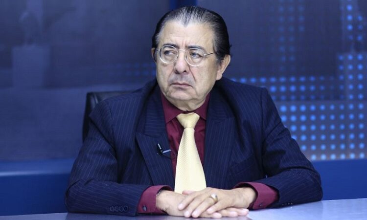 “Lo vamos a sacar”: Ronal Umaña predice ruptura económica y descarta salida electoral de Bukele