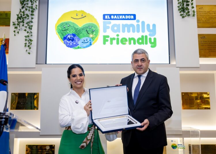 Gabriela de Bukele lanza una estrategia nacional para hacer de El Salvador un destino turístico enfocado en las familias