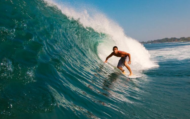 “Buscando El Salvador”: el documental de Red Bull que posiciona al país como destino mundial de surf