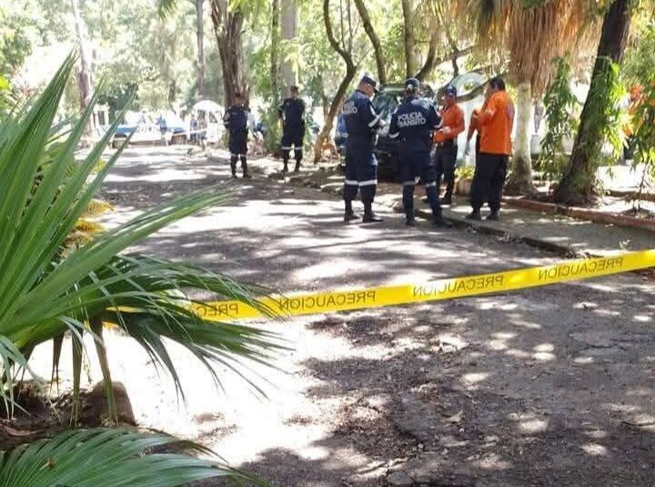 Mujer atropellada por camioneta en Cementerio Santa Isabel de Santa Ana Centro