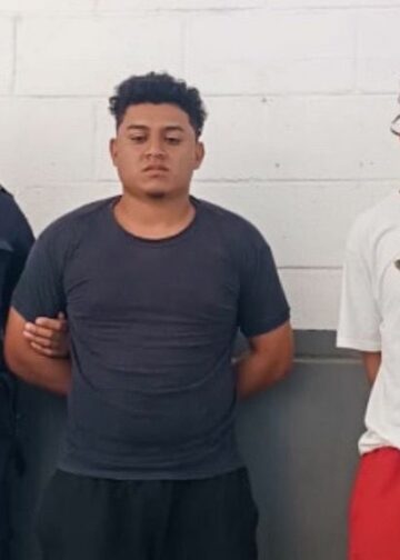 Dos hombres fueron capturados en Ahuachapán por agredir a otro durante una discusión mientras bebían