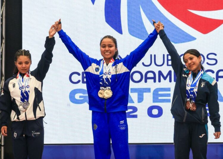 ¡Corazón de Acero! July Mendoza Conquista Tres Oros en Juegos Centroamericanos