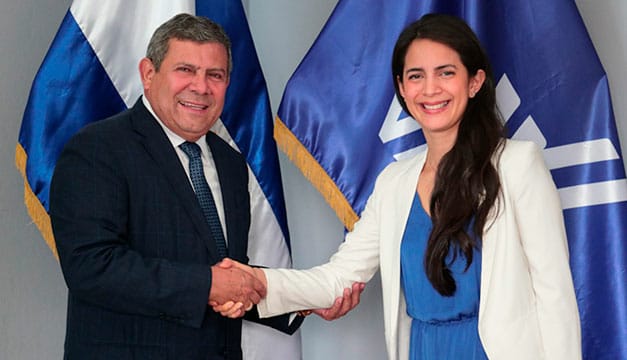 Revela vínculos del VAMOS, el partido de Claudia Ortiz con ARENA