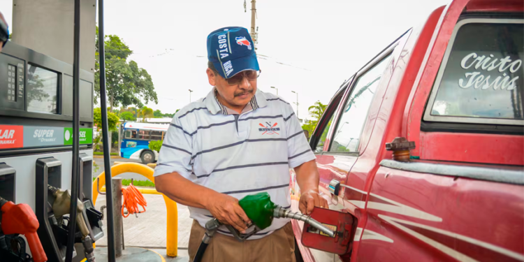 Anuncian reducción en precios de los combustibles para esta quincena