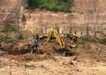 Nuevo deslizamiento interrumpe labores de búsqueda y rescate en el km 24.5 de la carretera a El Salvador