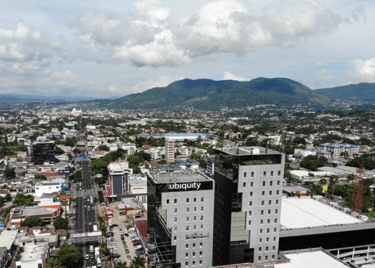 El Salvador alcanza un crecimiento económico del 4.1 % impulsado por exportaciones, inversión y remesas