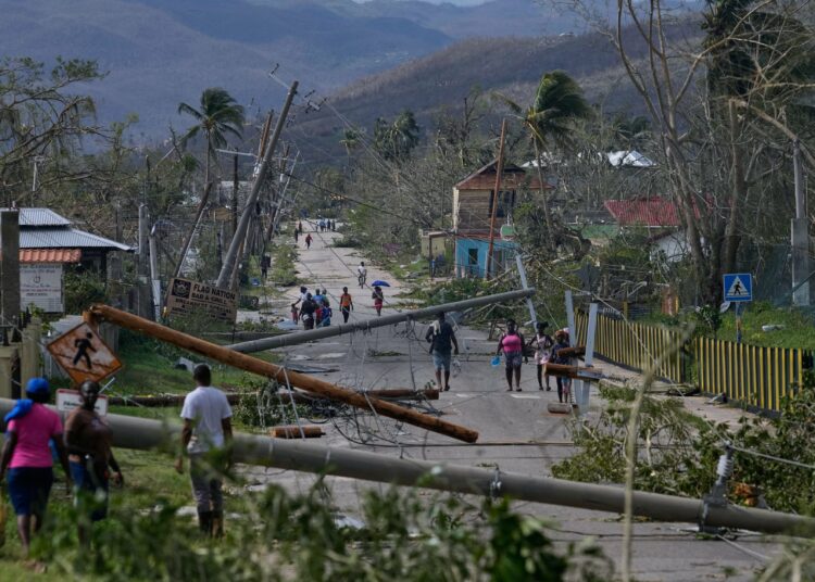El Salvador moviliza ayuda humanitaria a Jamaica tras devastador huracán Melissa de categoría 5