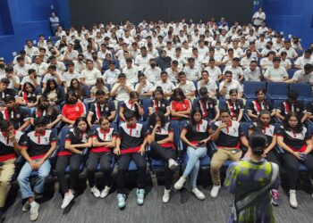 Becas gratuitas en inglés disponibles para salvadoreños dentro y fuera del país