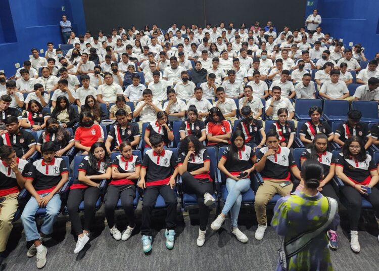 Becas gratuitas en inglés disponibles para salvadoreños dentro y fuera del país