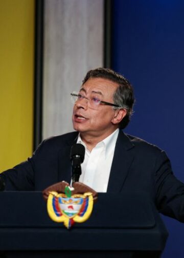 Transparencia financiera de Petro incluye gasto polémico en club de adultos