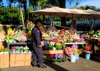 Autoridades refuerzan seguridad en cementerios para garantizar visitas durante el Día de los Difuntos