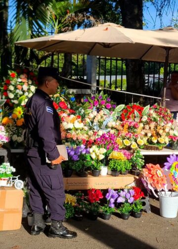 Autoridades refuerzan seguridad en cementerios para garantizar visitas durante el Día de los Difuntos