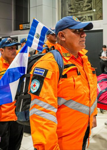 Segundo contingente sale de El Salvador con ayuda humanitaria hacia Jamaica
