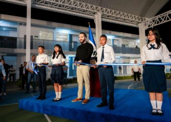 Más de 11 mil estudiantes estrenan escuelas modernas y seguras gracias al programa Dos Escuelas por Día