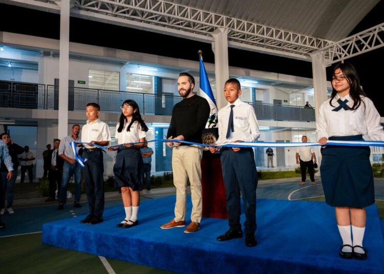 Más de 11 mil estudiantes estrenan escuelas modernas y seguras gracias al programa Dos Escuelas por Día