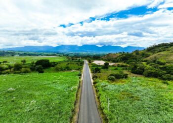Mejoran conectividad en Chalchuapa con pavimentación de calle hacia cantón El Coco
