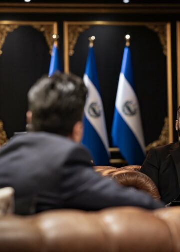 Salvadoreños podrán recibir consultas médicas desde casa y obtener sus medicamentos sin costo