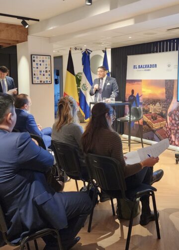 El foro impulsa nuevas oportunidades de inversión europea en el sector energético salvadoreño