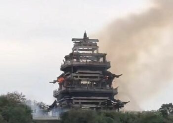 Incendio devasta templo milenario de Yongqing en China