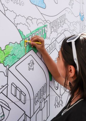 Diversión y aprendizaje para niños en el Centro Histórico durante el evento “Bitcoin Histórico”