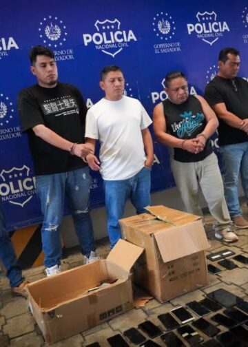 Amplio decomiso de dispositivos electrónicos tras operativo en el Centro Histórico de San Salvador