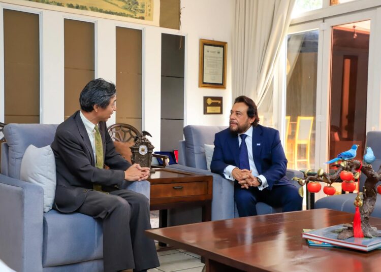 Vicepresidente Ulloa y embajador Hoshino resaltan cooperación entre El Salvador y Japón