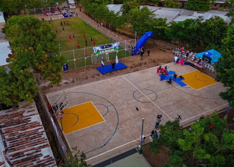 Santa Ana Centro entrega nueva cancha para fomentar deporte y convivencia juvenil