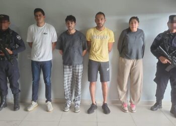 Autoridades capturan a extranjeros vinculados a delitos informáticos en El Salvador