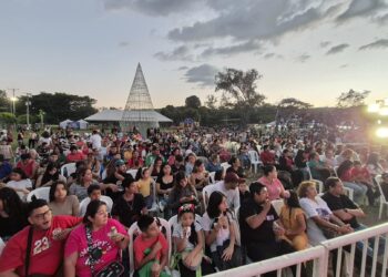 El Cafetalón recibe a cientos de familias para inaugurar la temporada navideña