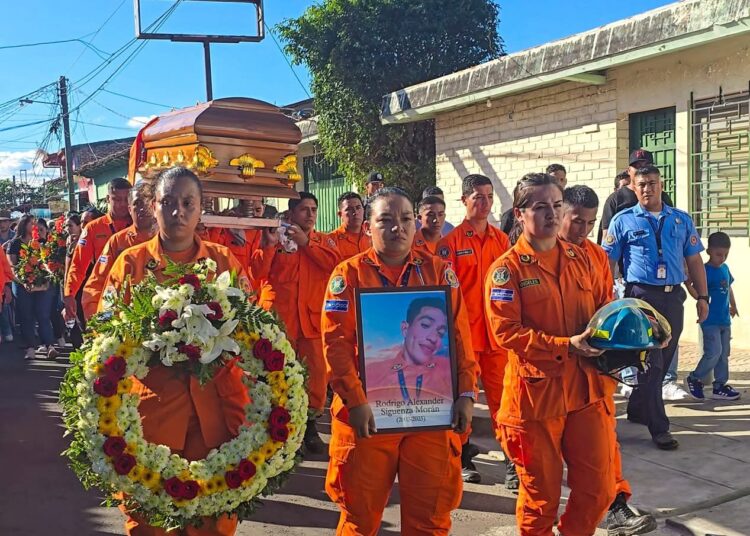 Un adiós lleno de gratitud para un bombero que dejó huella en su comunidad