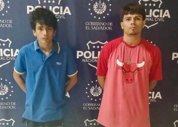 ¡Dúo capturado en San Miguel! PNC incauta coca, marihuana y balanza a dos jóvenes