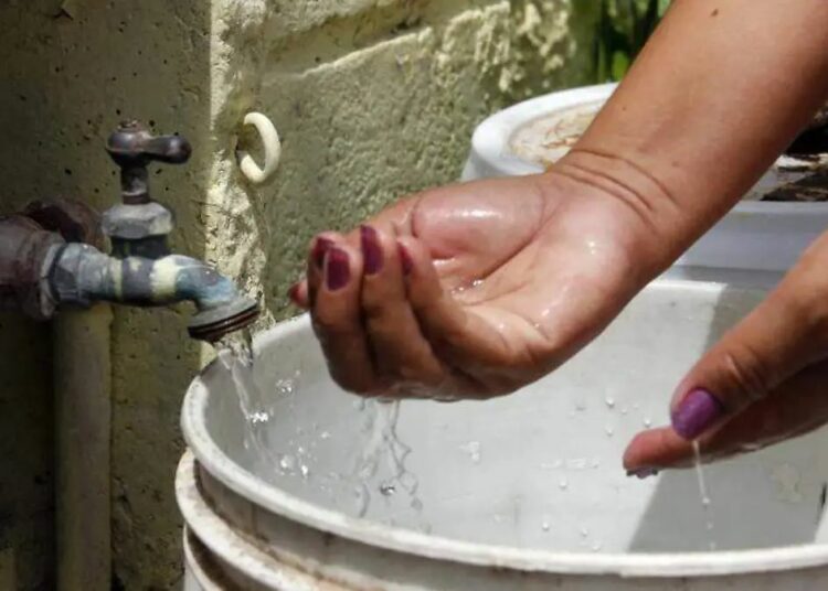 Habitantes de Ilobasco denuncian empresa privada por supuestos cobros indebidos en servicio de agua potable