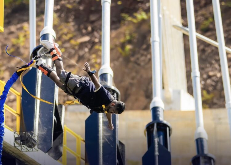 Bungee Jumping es habilitado en puentes Carolina y San Antonio