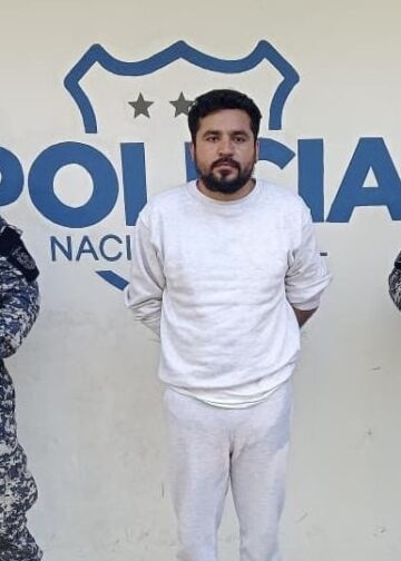 Pandillero de la 18 es capturado al arribar en vuelo comercial desde México