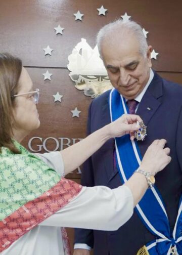 El Salvador reconoce trabajo de embajador de Palestina con Orden Nacional José Matias Delgado
