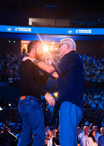 Estudiantes de El Salvador tendrán garantizados sus estudios universitarios