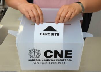 Hondureños denuncian cierre anticipado de centros de votación por parte de militares