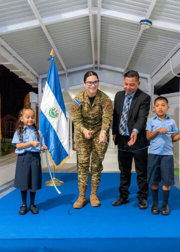 Ministra de Educación, Karla Trigueros inaugura el Centro Escolar Jardines de La Sabana en Santa Tecla