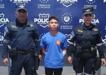 Motociclista sin licencia provoca accidente en Ahuachapán y será remitido por lesiones culposas