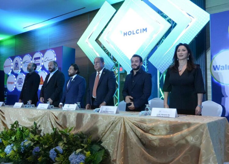 Ministra Michelle Sol destaca proyección histórica del sector construcción