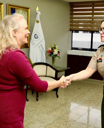 Estados Unidos y El Salvador refuerzan esfuerzos conjuntos para impulsar la educación 