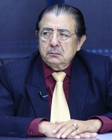 Ronal Umaña propone declarar no gratos a artistas que aplauden cambios en El Salvador