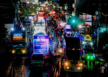 Salvadoreños disfrutan del desfile en el Carnaval de San Miguel