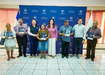 184 familias estafadas por ARGOZ reciben justicia legalizando sus propiedades