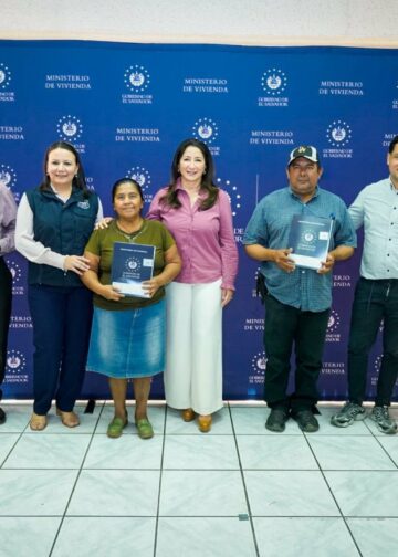 184 familias estafadas por ARGOZ reciben justicia legalizando sus propiedades